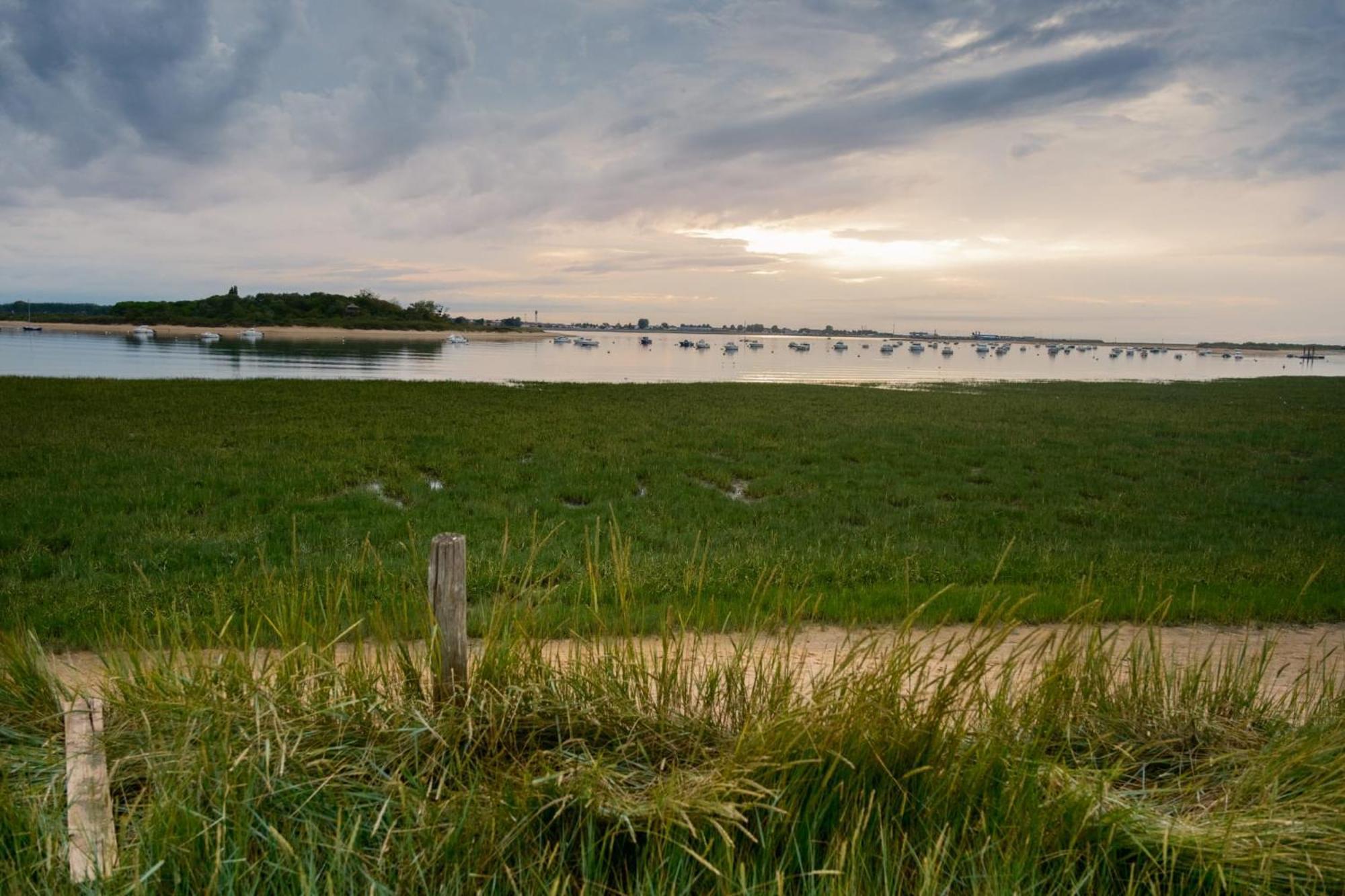 Maison Neuve Proche Plage Avec Parking Gratuit Et Prive A 5 Min Du Musee De La Batterie De Merville Gonneville-en-Auge Exteriér fotografie